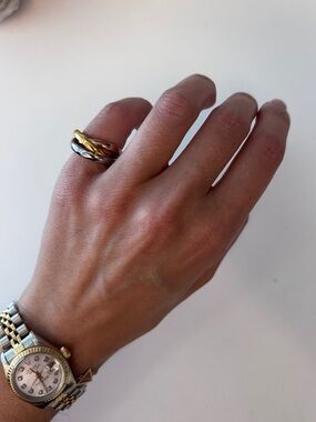 Pinky trinity ring Size 4,5